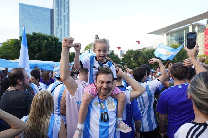 Hubo familias enteras. (Foto: Matías Arrascoyta)