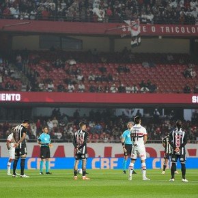 El homenaje de San Pablo a Izquierdo: minuto de silencio, camiseta especial y rezos