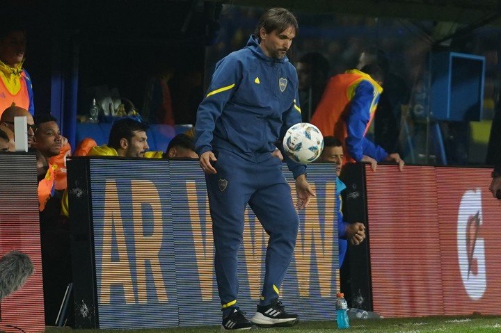 Diego Martínez, durante el encuentro en la Bombonera. (Foto: Marcelo Carroll)