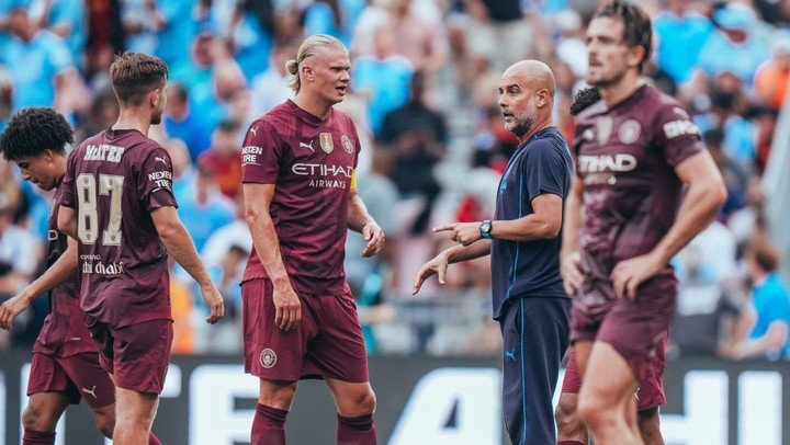 Erling y Pep, en el amistoso del Manchester City (Foto: Manchester City).