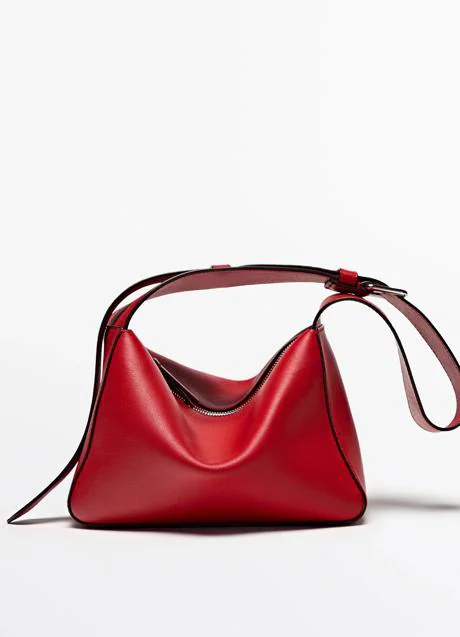 Bolso rojo de Massimo Dutti (149 euros)