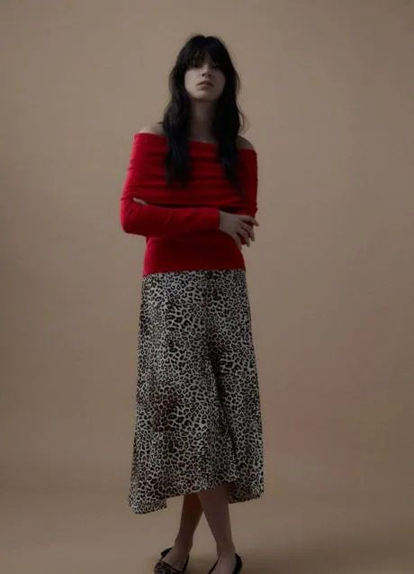 Falda con estampado animal de Sfera (25,99 euros)