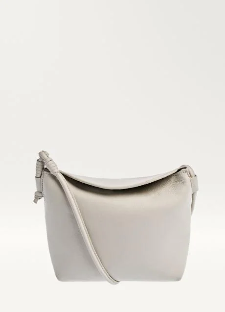 Bolso blanco de Massimo Dutti (79,99 euros)