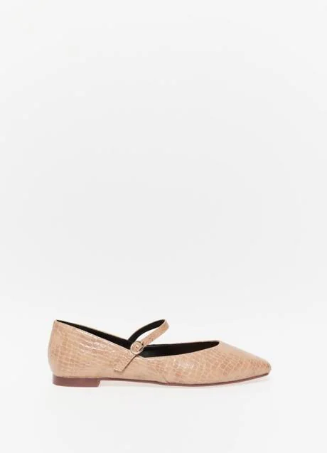 Zapatos planos de Sfera (21,99 euros)