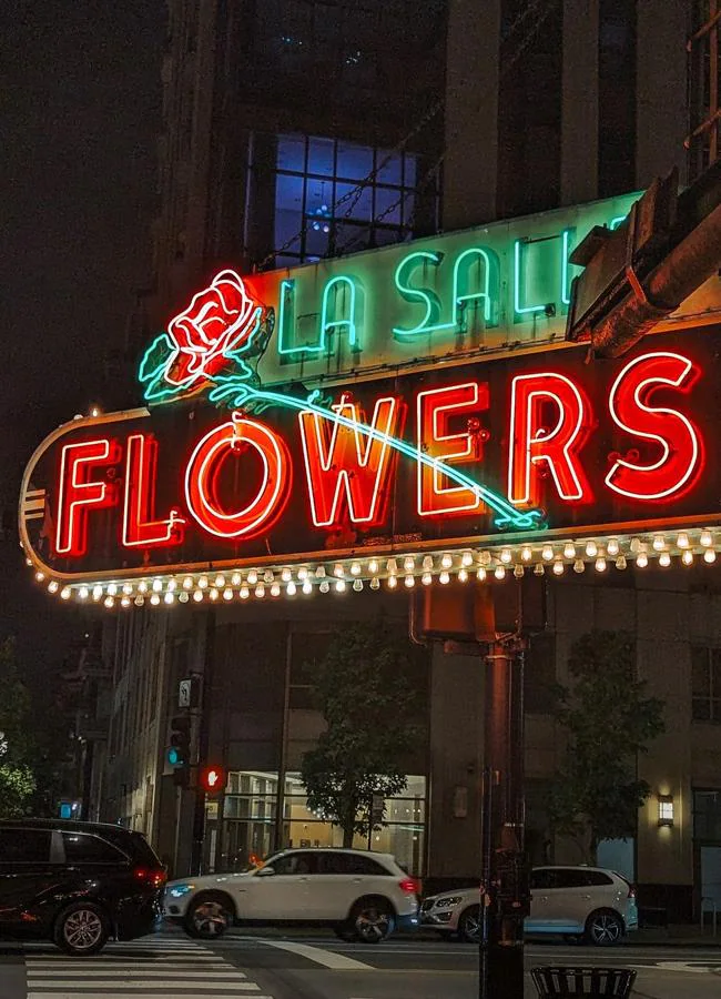 La floristería LaSalle, uno de los negocios que aparece en el comienzo del segundo episodio de la tercera temporada de The Bear. / INSTAGRAM: lasalle.flowers