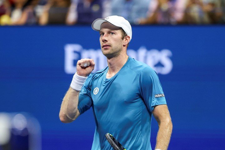 Botic van De Zandschulp venció a Carlos Alcaraz en el US Open. (EFE)