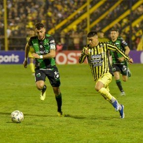 Chicago se quedó con el clásico, se prendió y hundió a Almirante