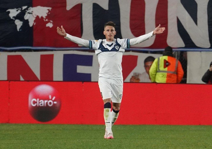Brian Romero festeja el 2 a 1 (Marcelo Carroll).