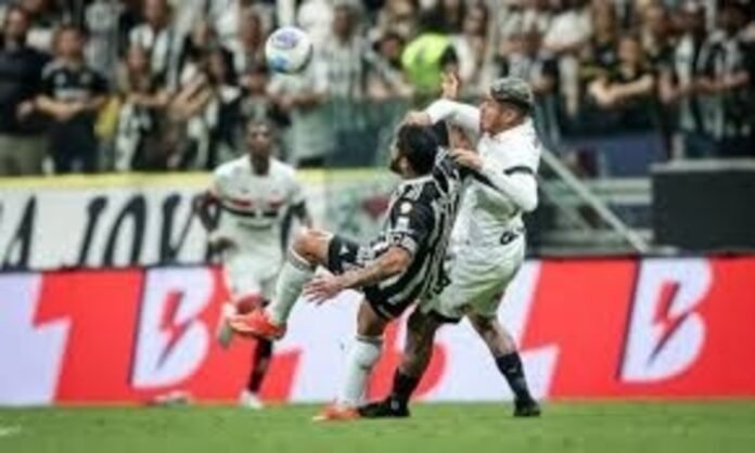 El Atlético Mineiro de Milito eliminó al San Pablo de Zubeldía y avanzó a semis en la Copa de Brasil