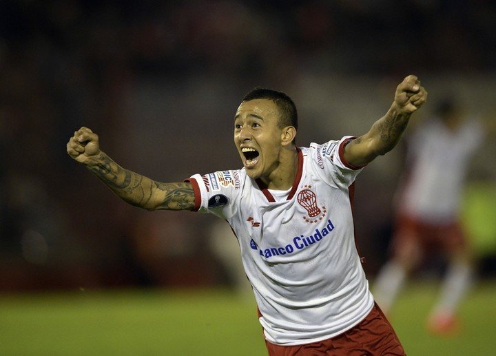 El Kaku en su buena etapa con Huracan. (Foto: AFP)