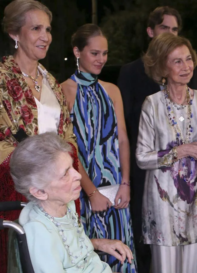 Irene Urdangarin escogió un vestido de cuello halter. / GTRES