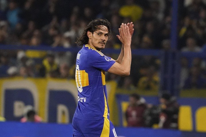 Foto: Fernando de la Orden / Deportes- Sale Edinson Cavani Boca Juniors recibe a Cruzeiro en Bombonera por Copa Sudamericana 15-08-2024 - FTP CLARIN _FER5436_1.JPG Z DelaOrden