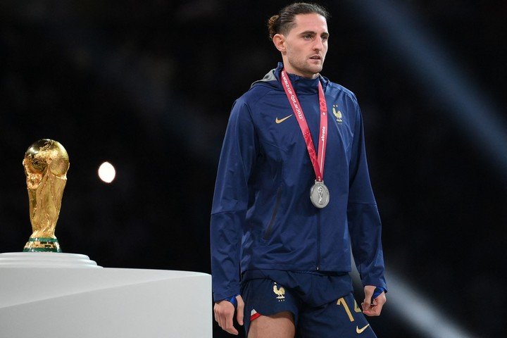 Rabiot en la final del Mundial. Ahora Deschamps le pidió que se busque club lo antes posible (AFP).
