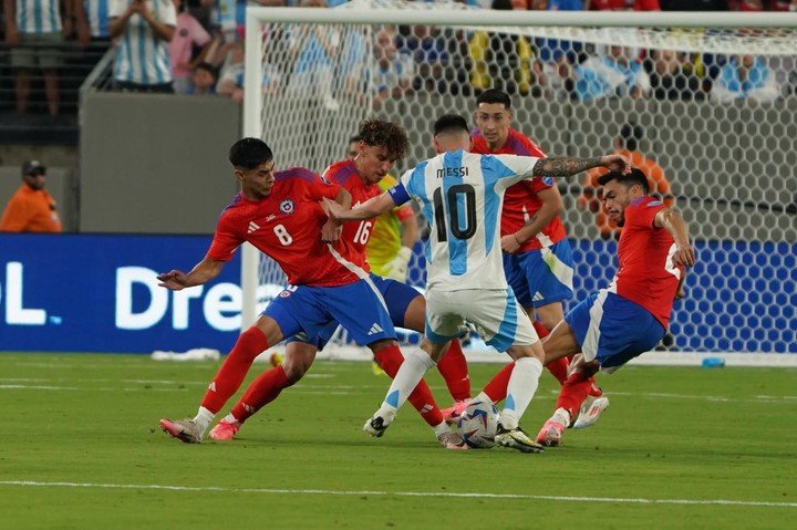 Argentina no perdio a pesar de pasadas ausencias de Leo.