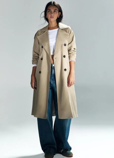 Chaqueta tipo gabardina de Pull & Bear (39,99 euros)