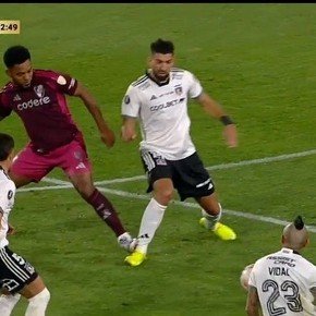 El médico de Boca se quejó por el planchazo de Borja y lo comparó con el de Advíncula