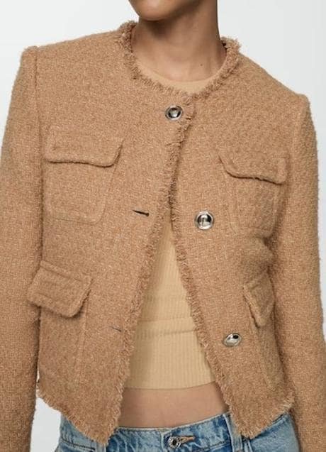 Chaqueta corta de tweed de Mango (59,99 euros)