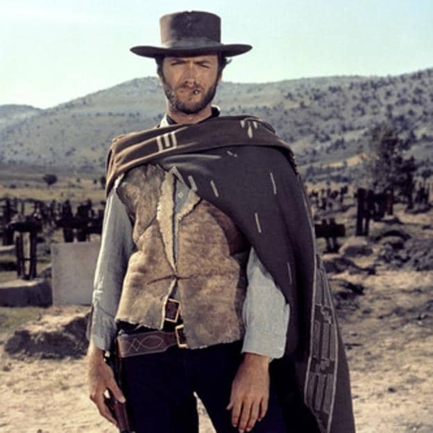 Clint Eastwood en una imagen de la primera película de la Trilogía del dólar, un clásico del oeste, Por un puñado de dólares.