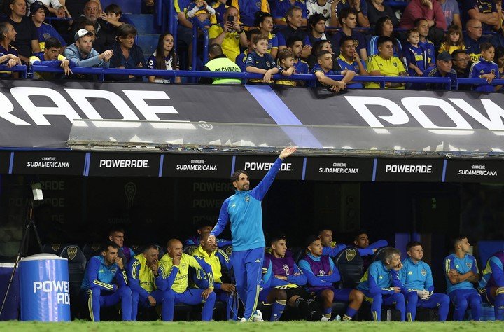 En la Bombonera se siente como en casa. Literal. (AFP)