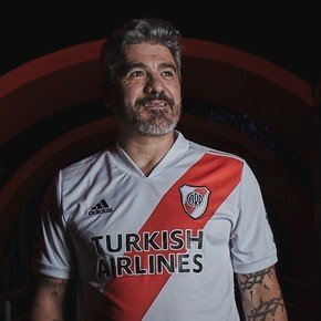 El sugerente posteo de Ariel Ortega ¿pidiendo a Mastantuono y Echeverri?