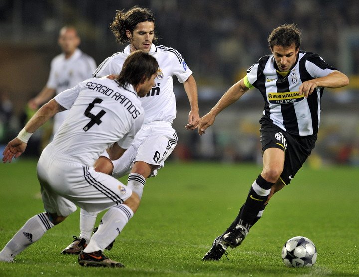 Sergio Ramos y Fernando Gago fueron compañeros en el Real Madrid. (AFP)