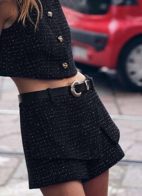 Falda corta de Zara (27,95 euros)