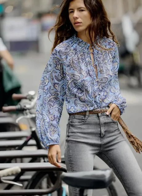 Camisa estampada de Zara (25,99 euros)