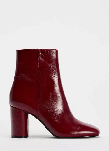 Botines burdeos Zara (59,99 euros)