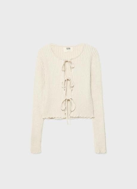 Chaqueta de punto de Stradivarius (25,99 euros)