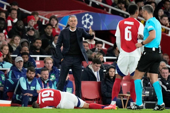 Luis Enrique, en Londres, vs. Arsenal. (AP)