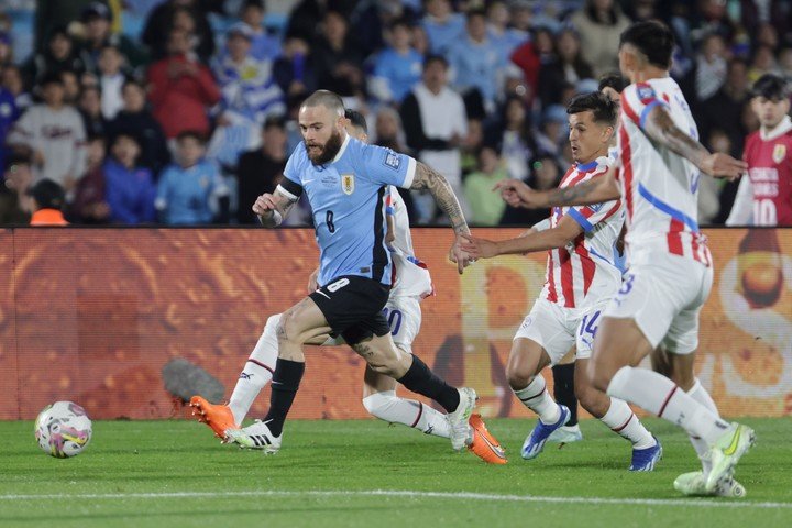 Nández ante Paraguay. (Foto: EFE)