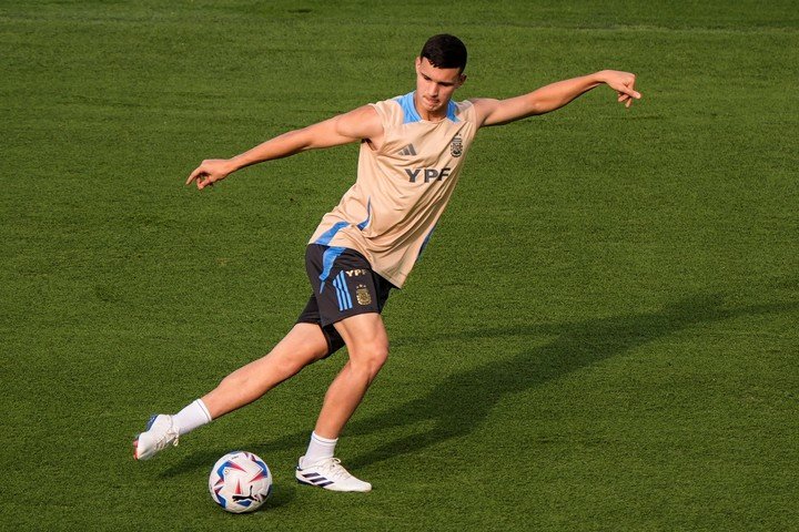 Carboni sufrió la rotura de ligamentos cruzados en el entrenamiento de la Selección. (AP)