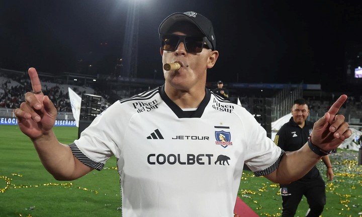 Almirón campeón con Colo Colo.