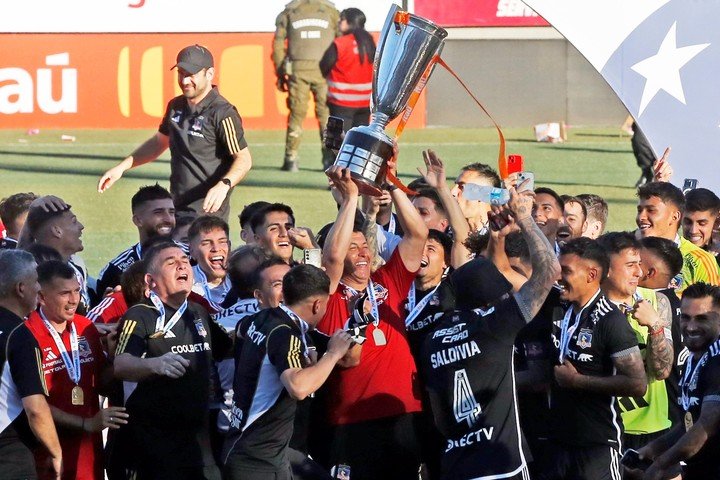 Almirón y el torneo local con Colo Colo. (Foto: EFE)