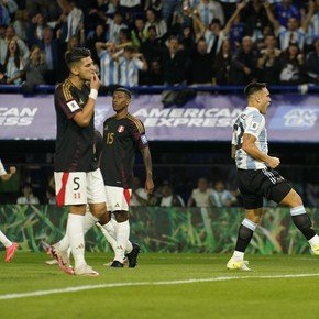 Video: el golazo de volea de Lautaro Martínez