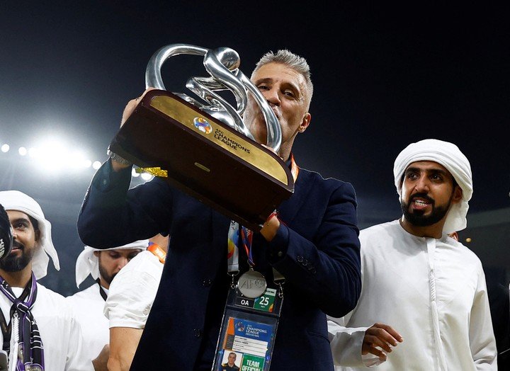 Crespo cuando ganó la Champions de Asia con el Al Ain (Reuters).