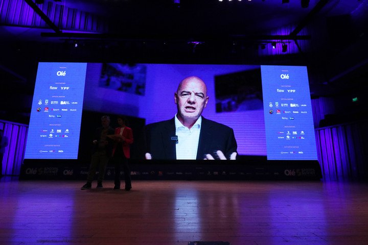 Gianni Infantino Presidente de FIFA en el Olé Sports Summit 2023.