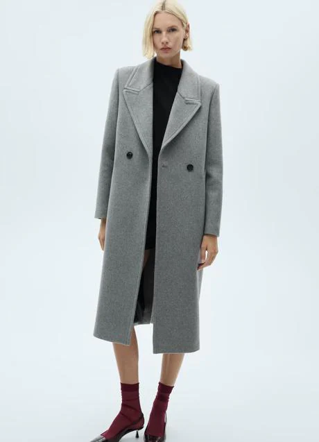 Abrigo gris de Mango (99,99 euros)