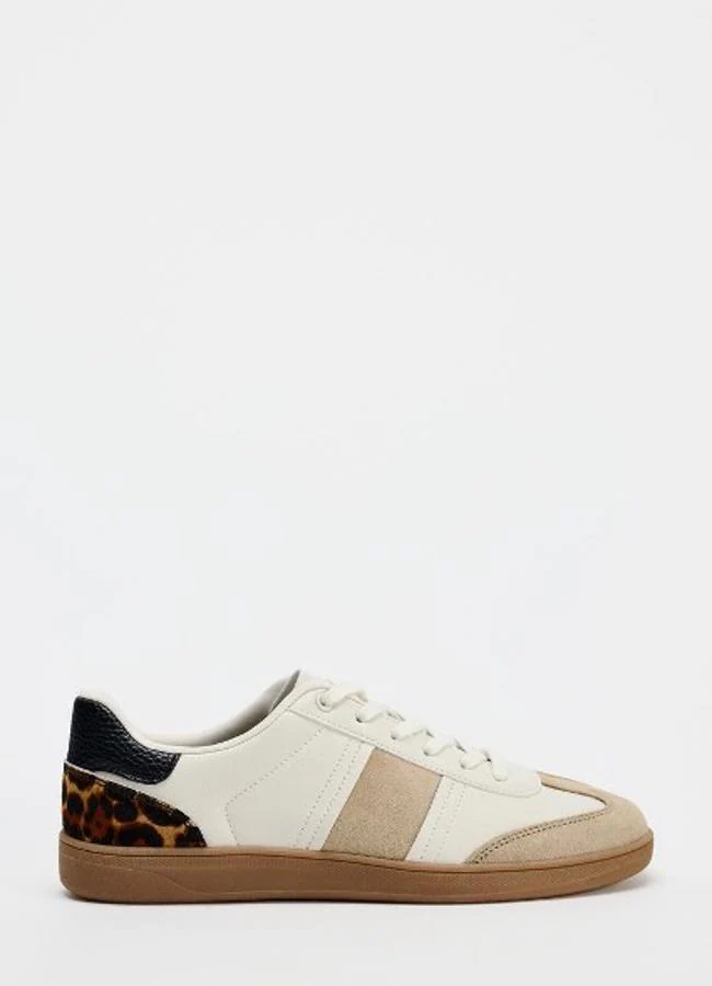 Zapatillas de Zara (35,99 euros)