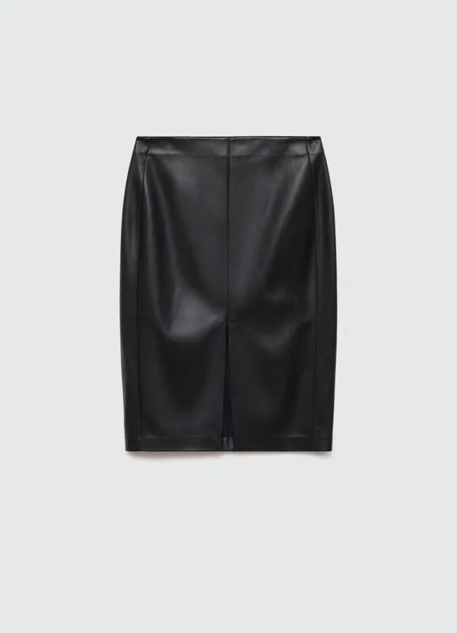 Falda de piel tipo oficina de Mango, 29,99 euros.