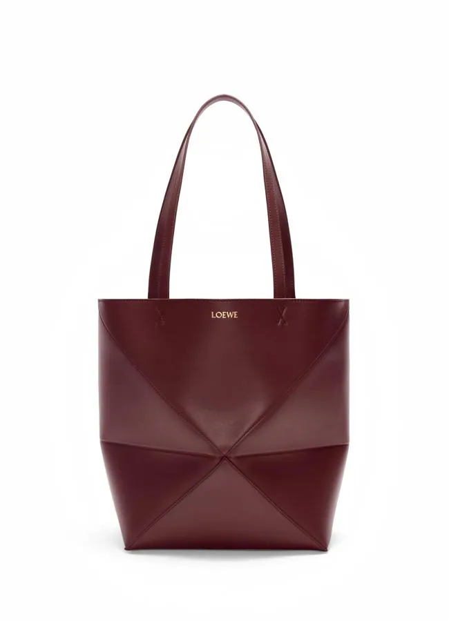 Bolso Puzzle Fold Tote en piel de ternera de Loewe (1.700€)