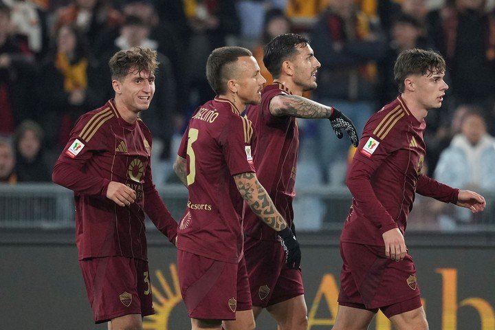 Paredes asistió en la victoria de la Roma (AP Photo).