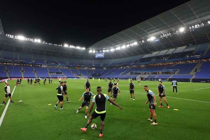 El entrenamiento de Botafogo en el estadio 974 (Foto: Botafogo)