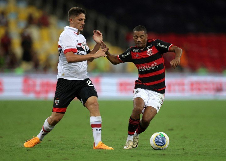 El uruguayo disputo los 90 minutos en apenas nueve encuentros de la temporada. (REUTERS/Ricardo Moraes)
