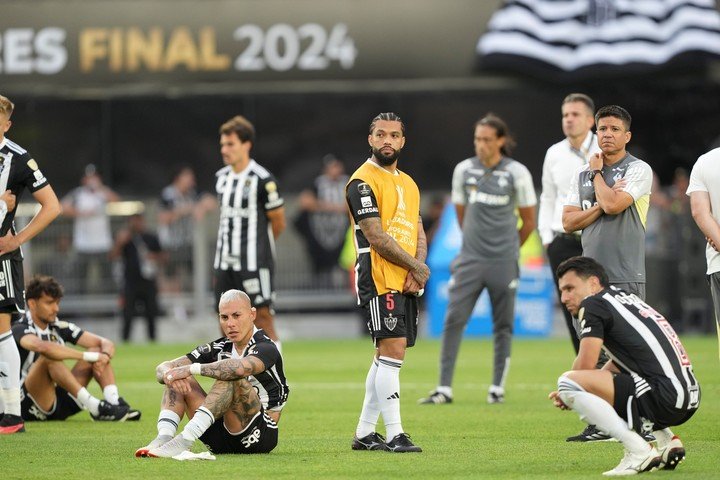 Mineiro también puede descender. (Foto: AP)