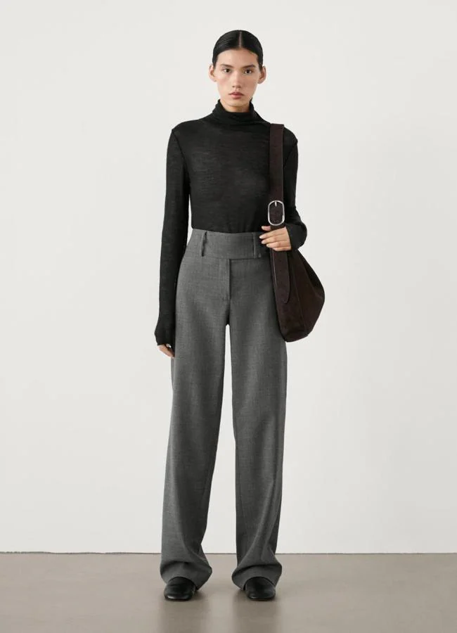 Pantalón gris de sastre, 79,95 euros.