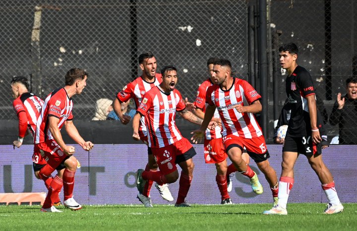 Nicolas Demartini. Festejo de Barracas Central vs Estudiantes La Plata. Fecha 19 Torneo Liga Profesional. Futbol Argentina. Primera División. 25/10/2024 - FTP CLARIN 