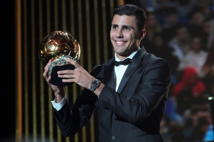 El español es uno de los favoritos al The Best 2024.(AP Photo/Michel Euler)