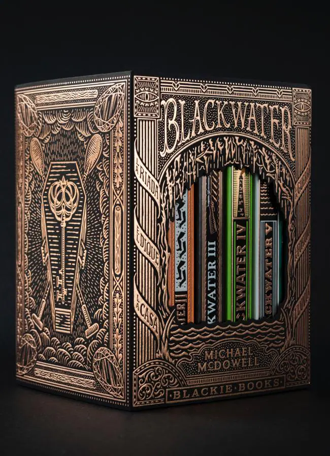 La saga Blackwater en el cofre diseñado por Pedro Oyarbide. / Blackie Books