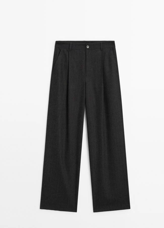 Pantalón straight pliegues raya diplomática de Massimo Dutti (79,95€)